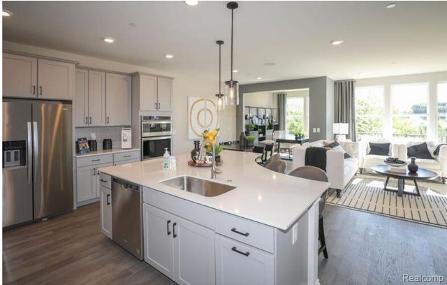 40111 Premier Drive 21, Plymouth, MI 48170