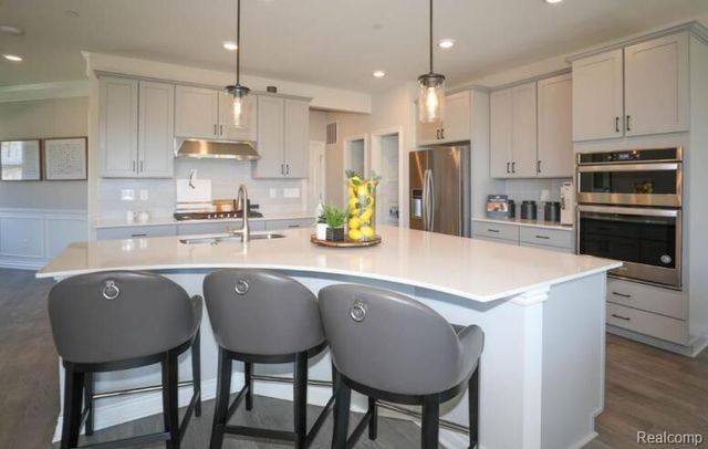 40111 Premier Drive 21, Plymouth, MI 48170