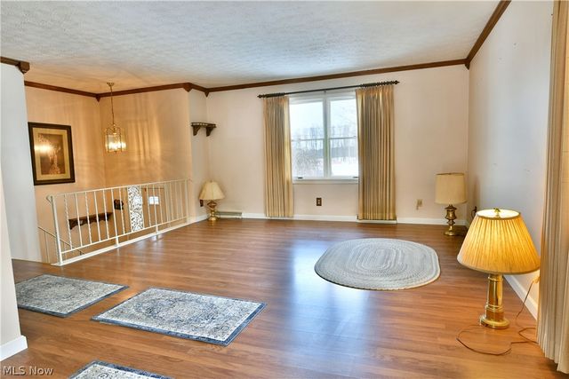 2516 Mahan Denman Road, Cortland, OH 44410