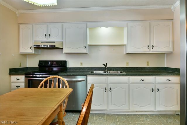 2516 Mahan Denman Road, Cortland, OH 44410