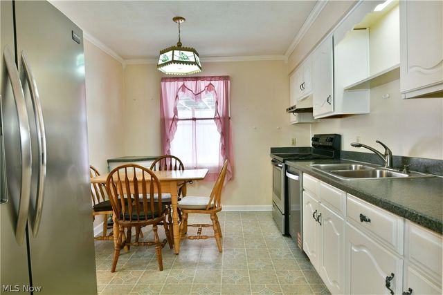 2516 Mahan Denman Road, Cortland, OH 44410