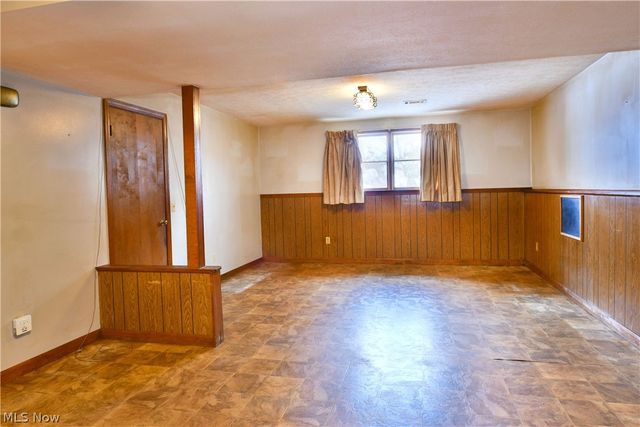 2516 Mahan Denman Road, Cortland, OH 44410