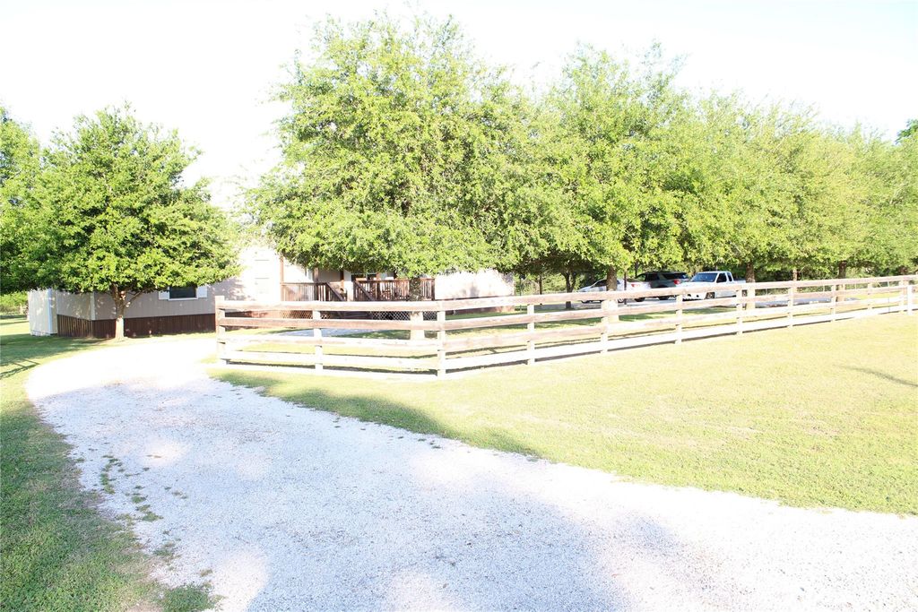 644 Fm 2679 Road, Brenham, TX 77833