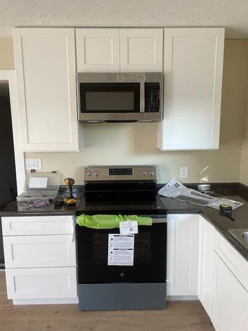 503 S Forest Court, Springfield, MO 65806