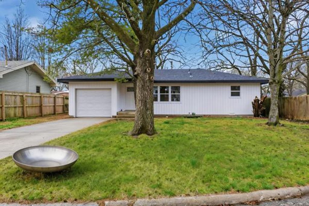 503 S Forest Court, Springfield, MO 65806