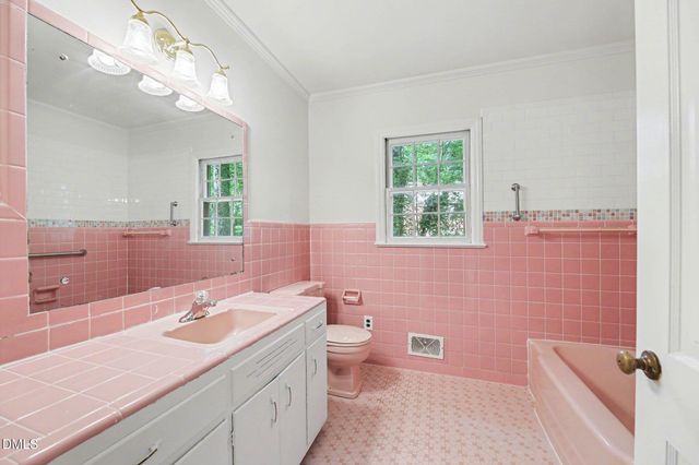 518 W Elk Street, Siler City, NC 27344