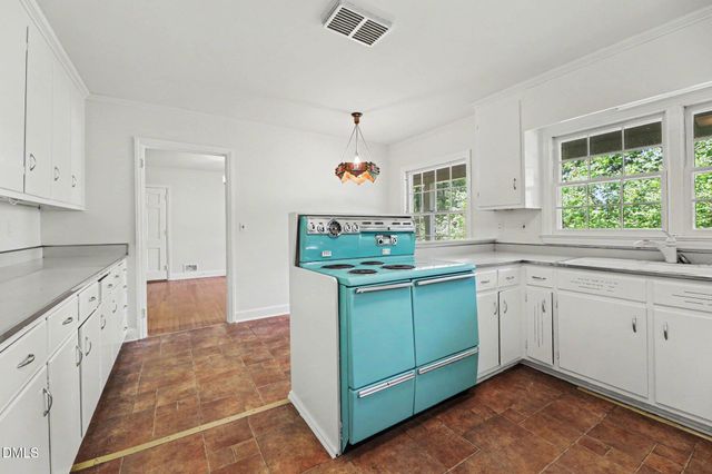 518 W Elk Street, Siler City, NC 27344