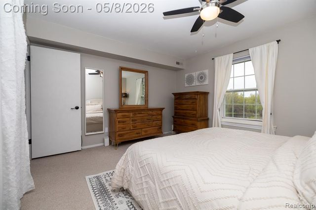 806 Bloomfield Village Boulevard H, Auburn Hills, MI 48326
