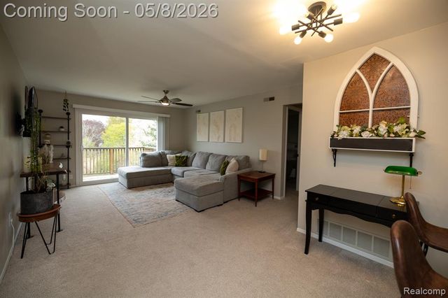 806 Bloomfield Village Boulevard H, Auburn Hills, MI 48326