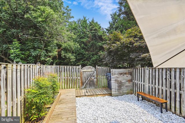 6312 CHIMNEY WOOD CT, Alexandria, VA 22306