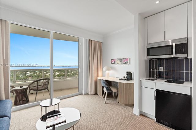 4401 Collins Ave 2517, Miami Beach, FL 33140