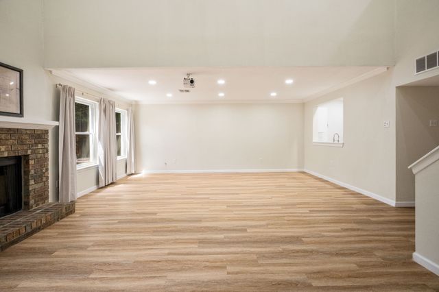 6702 E Northwest Highway, Dallas, TX 75231