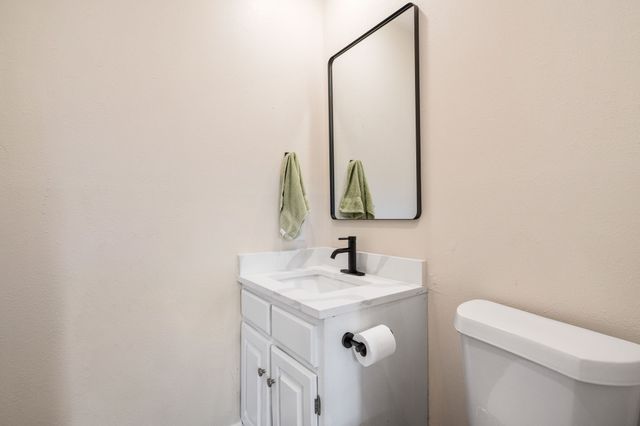 6702 E Northwest Highway, Dallas, TX 75231