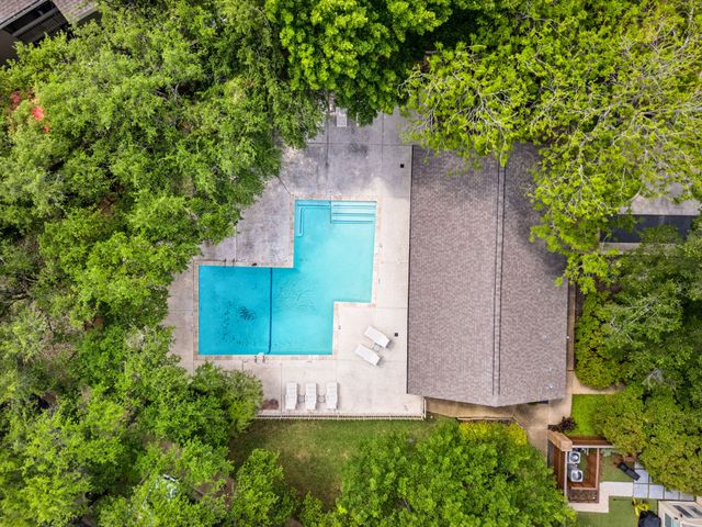 6702 E Northwest Highway, Dallas, TX 75231