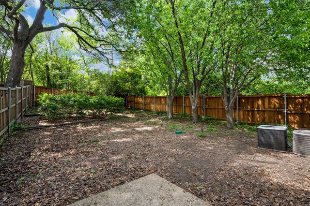 6702 E Northwest Highway, Dallas, TX 75231
