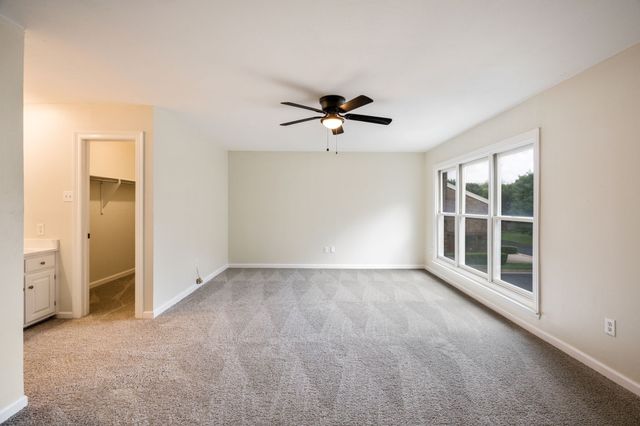 6702 E Northwest Highway, Dallas, TX 75231