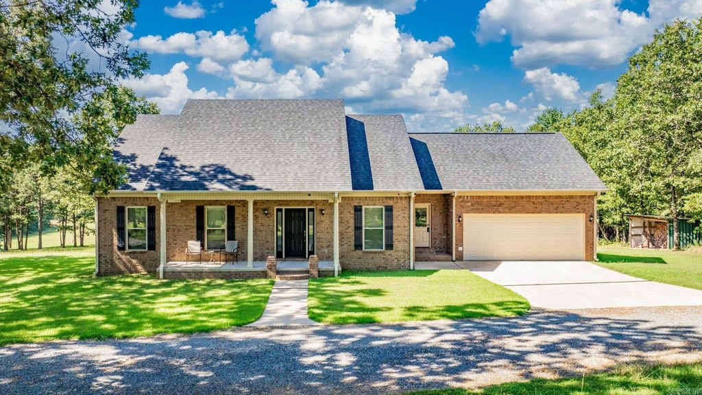 37 Thomas Rd, Greenbrier, AR 72058