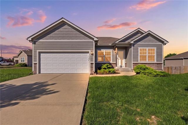 25949 W 142nd Court, Olathe, KS 66061