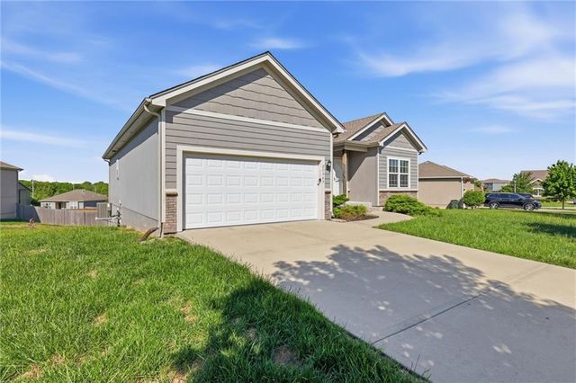 25949 W 142nd Court, Olathe, KS 66061