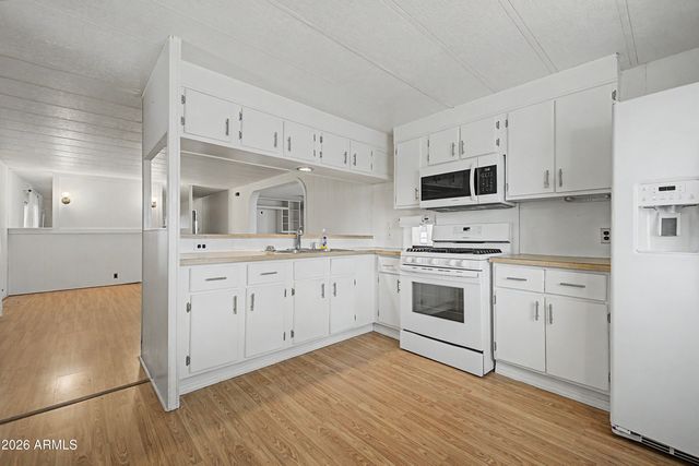 8646 E DULCIANA Avenue, Mesa, AZ 85208