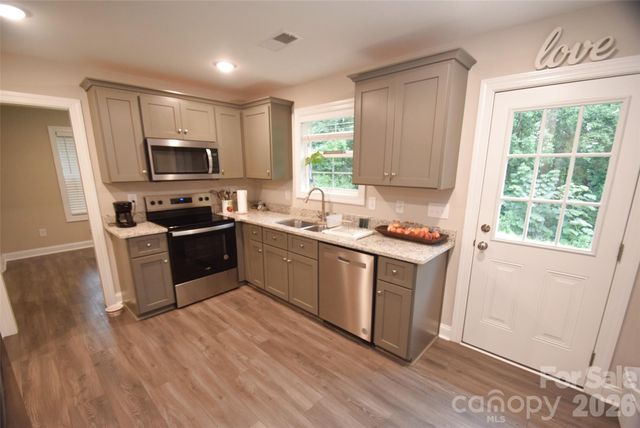 921 Pineridge Street SE, Concord, NC 28025