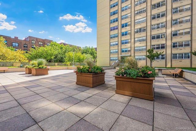 10230 66th Road 21H, Forest Hills, NY 11375