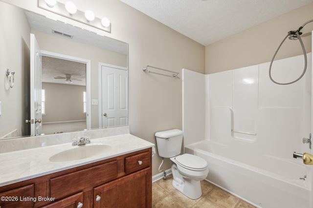 7203 Wynde Manor Ct, Louisville, KY 40228