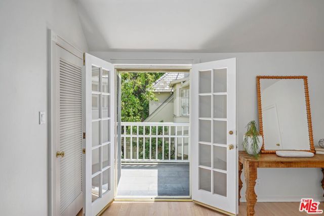 9677 Charleville Boulevard, Beverly Hills, CA 90212