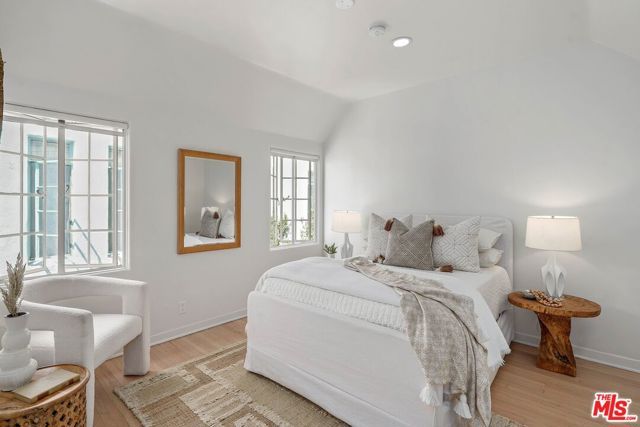 9677 Charleville Boulevard, Beverly Hills, CA 90212