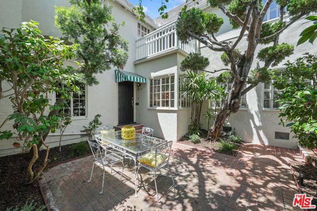 9677 Charleville Boulevard, Beverly Hills, CA 90212