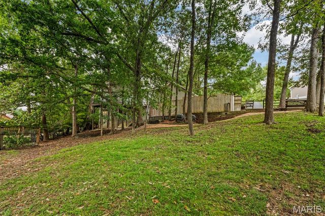 404 Gunnison Gorge Drive, Ballwin, MO 63011