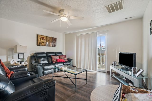 125 E Boyson Road 1000, Hiawatha, IA 52233