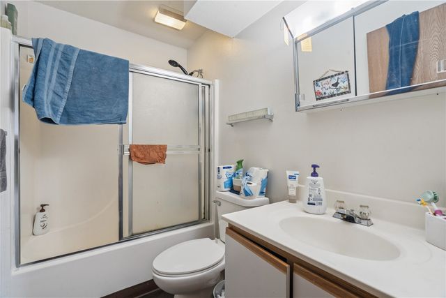 125 E Boyson Road 1000, Hiawatha, IA 52233