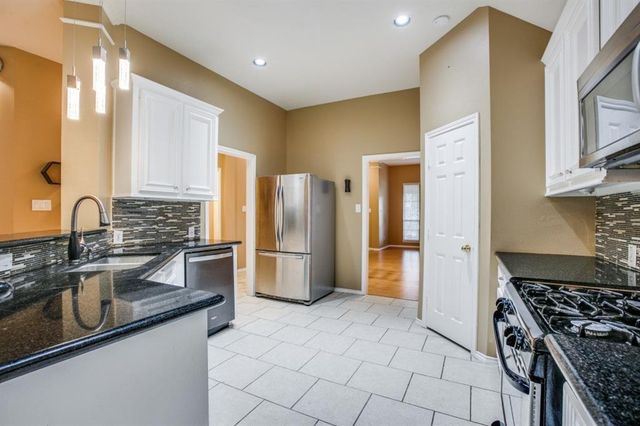 21318 Twisted Willow Lane, Katy, TX 77450