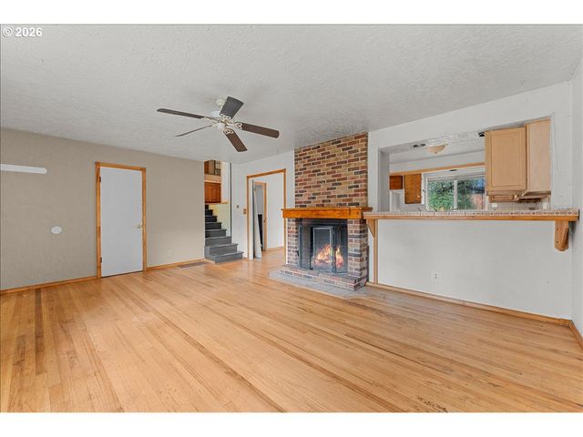 5822 ROCKWOOD Ct, Lake Oswego, OR 97035