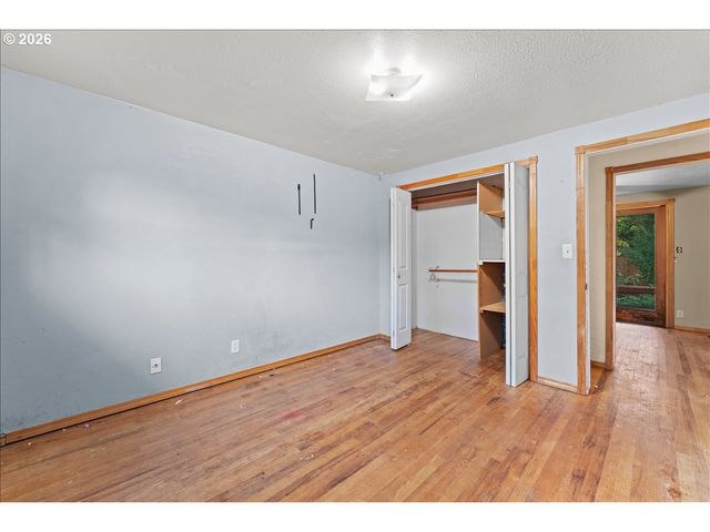 5822 ROCKWOOD Ct, Lake Oswego, OR 97035