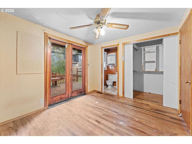 5822 ROCKWOOD Ct, Lake Oswego, OR 97035