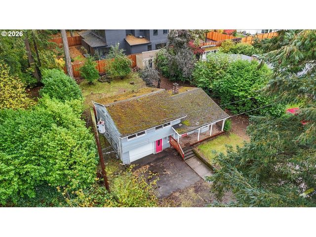 5822 ROCKWOOD Ct, Lake Oswego, OR 97035