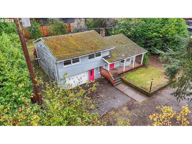 5822 ROCKWOOD Ct, Lake Oswego, OR 97035