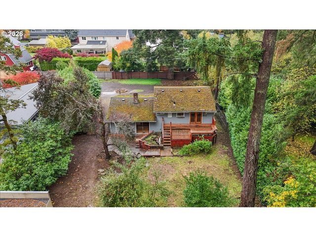 5822 ROCKWOOD Ct, Lake Oswego, OR 97035