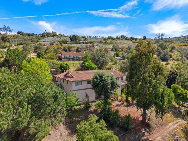 9549 Vista Aleta, Valley Center, CA 92082