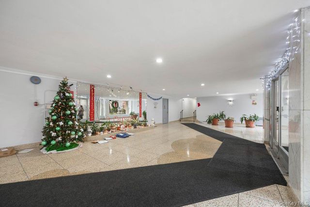 1 Sadore Lane 5S, Yonkers, NY 10710