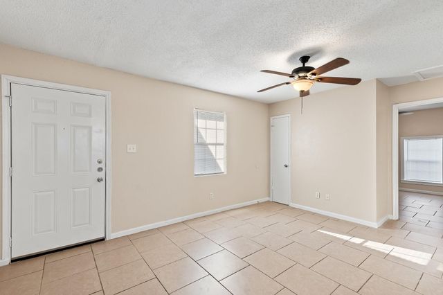 410 Thorndale A, Taylor, TX 76574