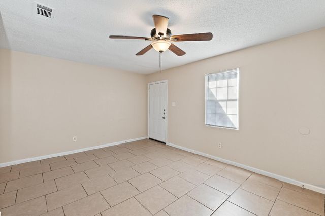 410 Thorndale A, Taylor, TX 76574