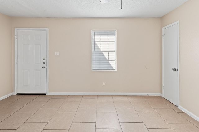 410 Thorndale A, Taylor, TX 76574