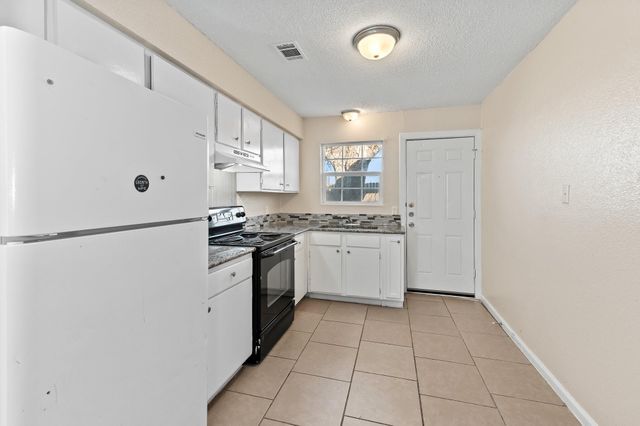 410 Thorndale A, Taylor, TX 76574