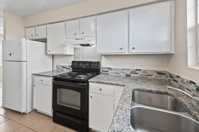 410 Thorndale A, Taylor, TX 76574