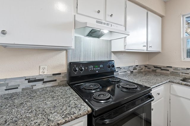 410 Thorndale A, Taylor, TX 76574