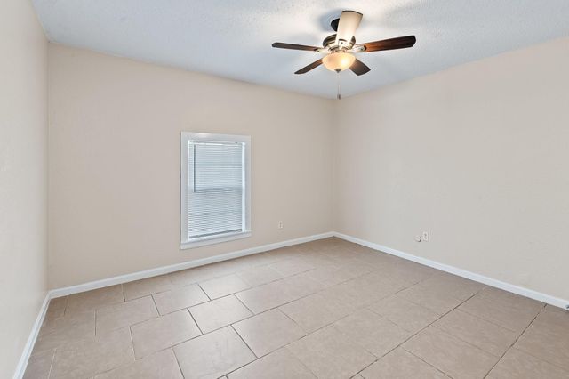 410 Thorndale A, Taylor, TX 76574