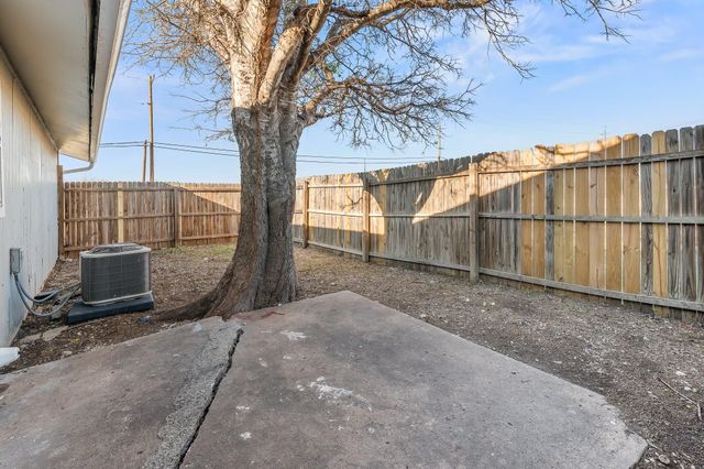 410 Thorndale A, Taylor, TX 76574